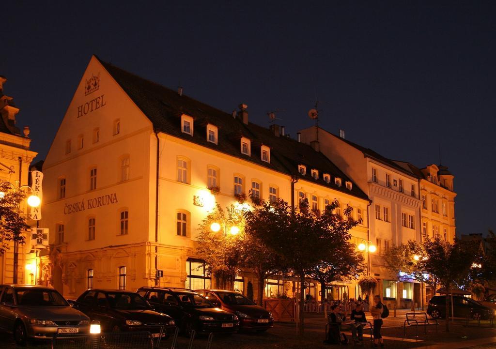 דצ'ין Hotel Ceska Koruna מראה חיצוני תמונה